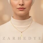 پلاک طلا اسم فاطمه کد 012 روی گردن مدل