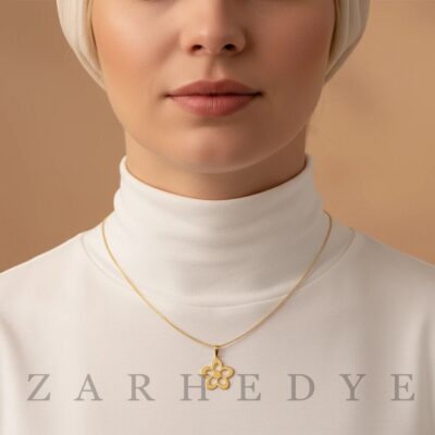 آویز طلا گل پنج پر کد 02 روی گردن مدل
