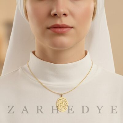 آویز طلا اسلیمی کد 03 روی گردن مدل
