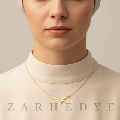 آویز طلا شاخ گوزنی کد 01 روی گردن مدل