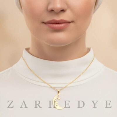 آویز طلا ماه و ستاره کد 01 روی گردن مدل