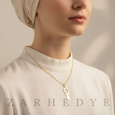آویز طلا پستانک کد 01 روی گردن مدل