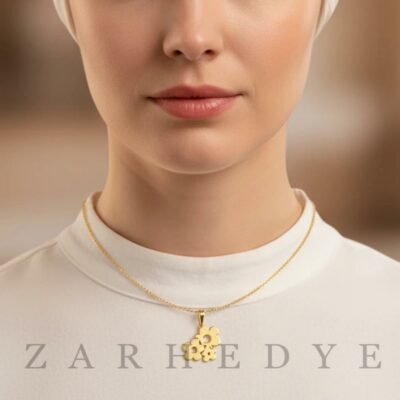 آویز طلا گل کد 02 روی گردن مدل