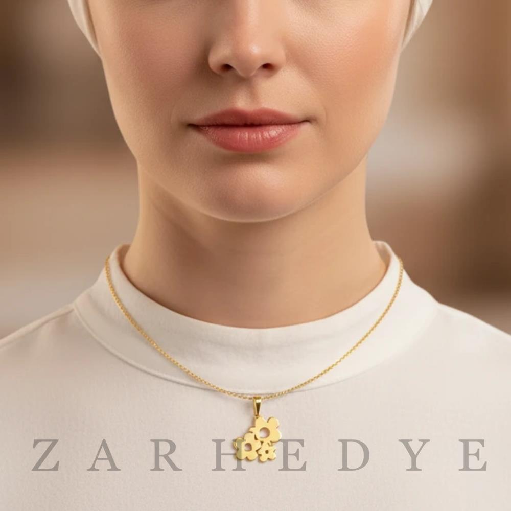 آویز طلا گل کد 02 روی گردن مدل