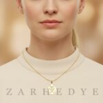 پلاک طلا طرح انار کد 01 روی گردن مدل