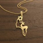 آویز طلا آهو و دختر کد 01 روی چوب